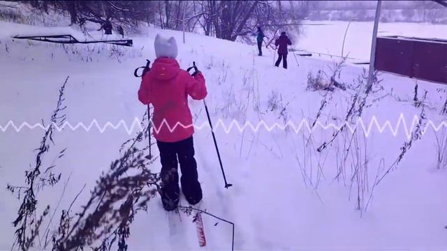 20.01.2018 семейный выезд в Филевский Парк на лыжах смотреть онлайн