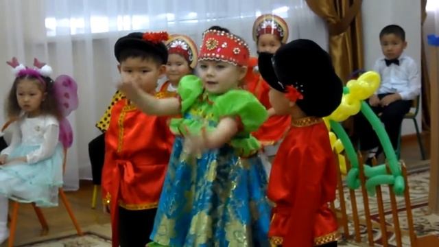 8 марта в детском саду песня "Семечки" смотреть онлайн