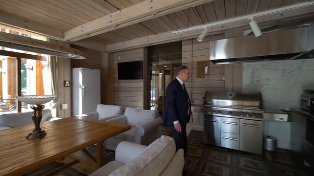 Лофт и классика: самый неординарный дом в Новой Москве, поселок Графские Пруды смотреть онлайн