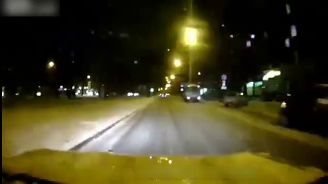 Авто сбила двух пешеходов смотреть онлайн