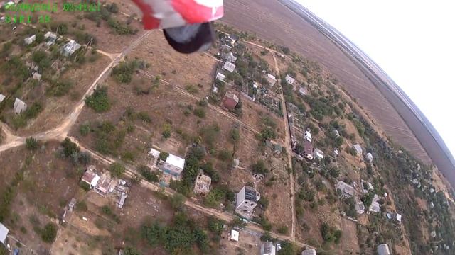 Запуск самолёта возле дачи:-) смотреть онлайн