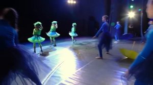 Клип "Дождик шлепает по лужам" HD