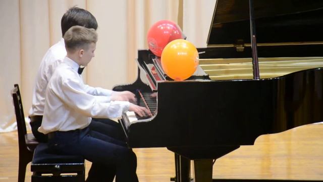 В ГАВРИЛИН МАРШ. Фортепианный ансамбль Одинец Никита и Дитятьев Илья смотреть онлайн