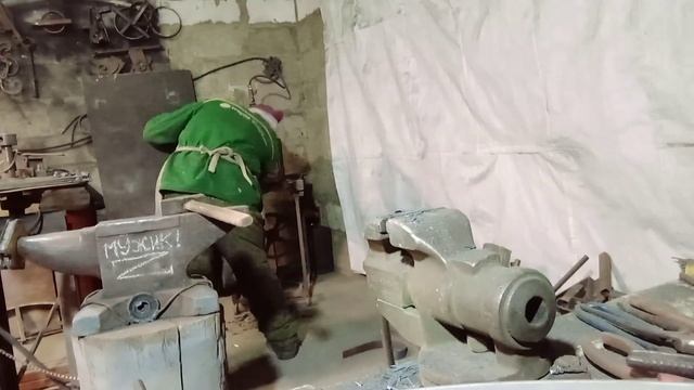 бутылочница из виноградной лозы,художественная ковка, кованые изделия, кондуктор,кузня,горн. смотреть онлайн