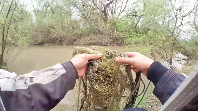 Накрыл Голавля, Усача на Кастинговую сеть! смотреть онлайн