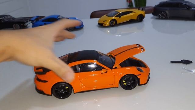 NEW PORSCHE 911 GT3 vs OLD PORSCHE GT3 LIMITED EDITION (MAISTO SPECIAL EDITION) смотреть онлайн