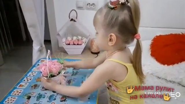 На 8 марта букет из мыльных роз смотреть онлайн