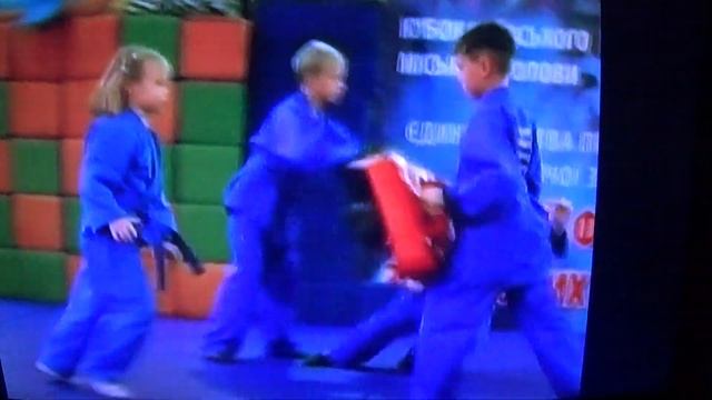 Клуб Дзюдо  Современник   г. Донецк . Макивара  Девочки