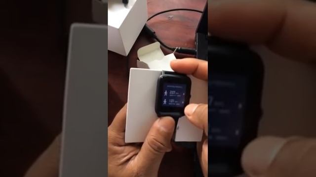 Amazfit Bip Smart Watch смотреть онлайн