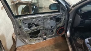 Замена штатных динамиков в Nissan almera n16 на DL Audio Barracuda 165