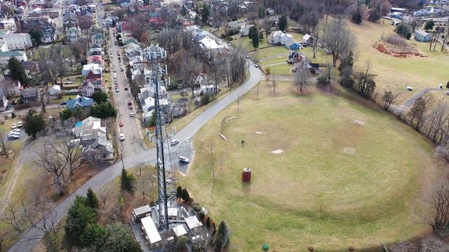 Mavic 2 Pro Cell Tower Orbit 4K смотреть онлайн