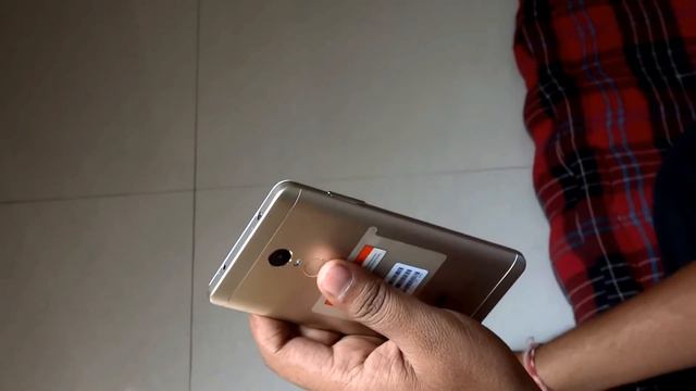 How To Insert Sim Card and Micro SD Card In Xiaomi Redmi Note 4 смотреть онлайн
