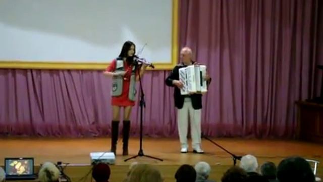 Мелодія та буковинські козачки - В. Гекер Скрипка Баян смотреть онлайн