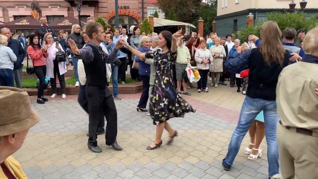 С таким оркестром танцевать приятно!!! ОРКЕСТР ЛЮБВИ! смотреть онлайн