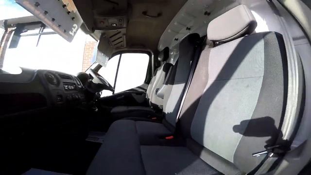 Nissan NV400 LWB SE Panel Van KMF смотреть онлайн