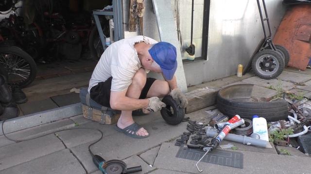 Делаю монолитное колесо на мопедос смотреть онлайн