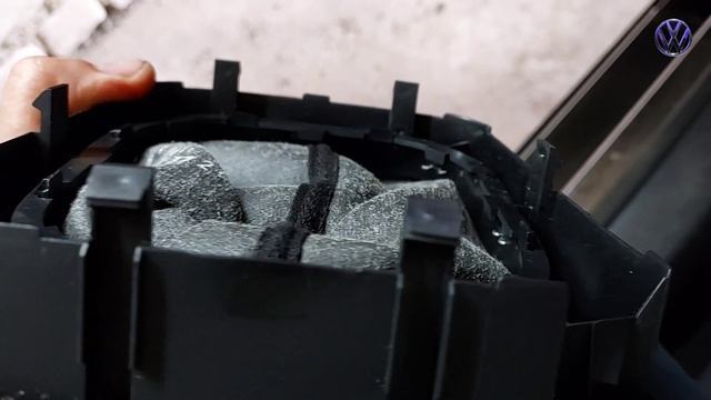 Заміна ручки перемикання передач на автомобілі Фольксваген ... смотреть онлайн