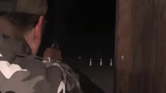 4" Stainless Steal Colt Python .357 magnum vs. empty milk jug FLY AWAY! The Gun Geeks смотреть онлайн