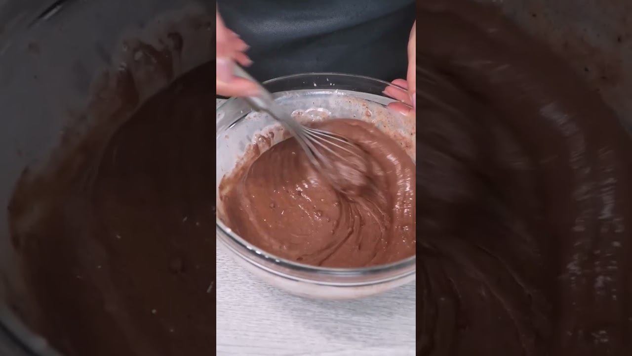 Шоколадный пирог на кефире без яиц и масла #пирог #шоколадныйпирог #пирогнакефире #пирогбезмасла смотреть онлайн