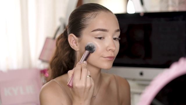 KYLIE JENNER MAKEUP / МАКИЯЖ КАЙЛИ ДЖЕННЕР смотреть онлайн