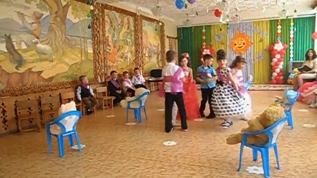 Танец с игрушками на выпускном смотреть онлайн