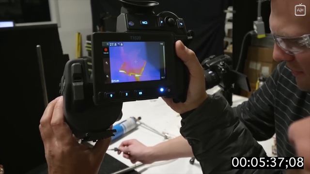 Аэрогель — самый легкий твердый материал [Veritasium] смотреть онлайн