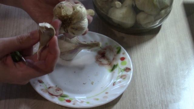 КАК СОХРАНИТЬ ЧЕСНОК В КВАРТИРЕ ДО ВЕСНЫ ЛУЧШИЙ СПОСОБ! смотреть онлайн