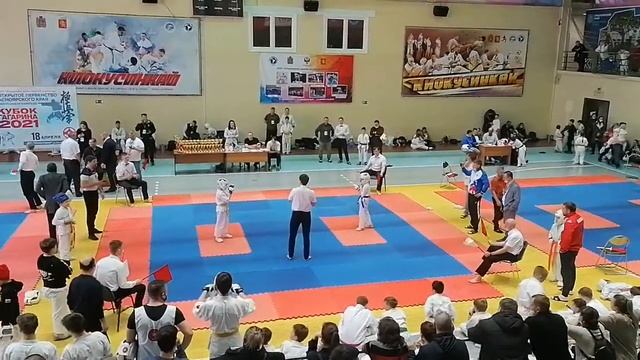 Краевое первенство Красноярского края по каратэ киокушинкай/2-ой бой смотреть онлайн