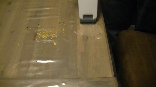 Testing the vacuum cleaner BLACK DECKER PV1020L Dustbuster Pivot (playdoh + chips) смотреть онлайн