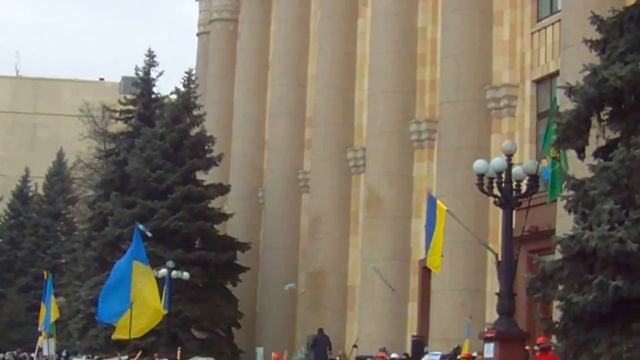 Начало штурма Харьковской обладминистрации (ОГА) 1 марта 2014 смотреть онлайн