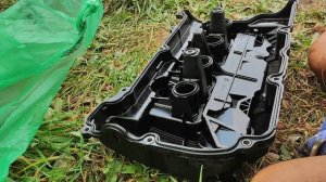 Замена уплотнений на клапанной крышке двигателя ЕР6