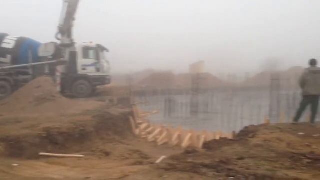 Бесперебойная подача бетона на стройплощадку смотреть онлайн