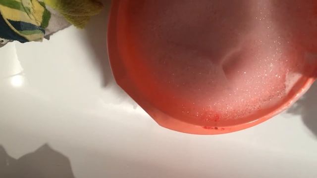 Готовим цветную пену для ванны смотреть онлайн