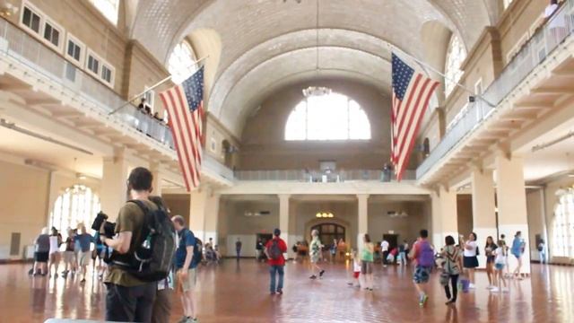 FIRST EVER BASEBALL GAME & STATUE OF LIBERTY | FIRST TIME SOLO TRAVEL GUIDE смотреть онлайн