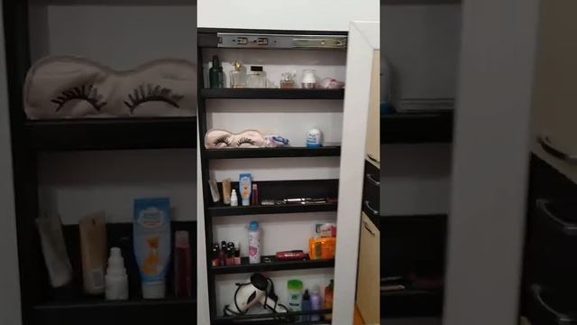 Зеркало откатное с шкафчиком для косметики смотреть онлайн