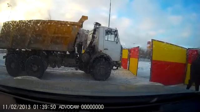 Как мужики ворота открывали Прикол смотреть онлайн