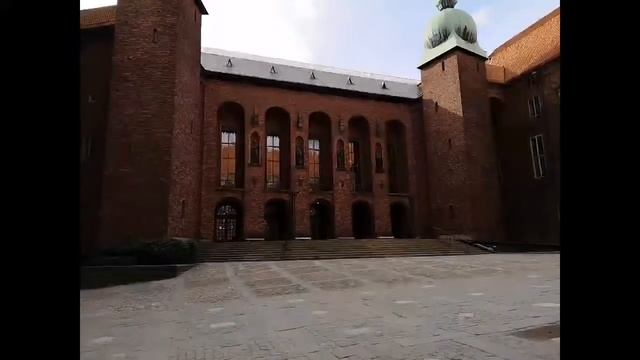 Прогулка вокруг Стокгольмской ратуши смотреть онлайн