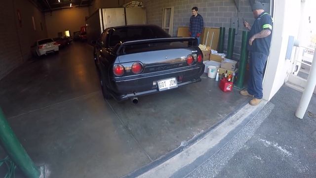 Breaking Into The Nissan GTR!! смотреть онлайн