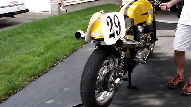 Rob Marshall's 1974 Ducati 750 Sport Racer смотреть онлайн