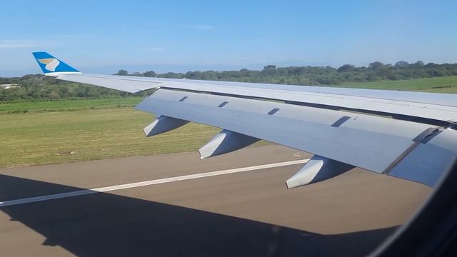 A330 Landing at Mattala Rajapaksa Airport Sri Lanka - Wing view | Technology and Aviation смотреть онлайн