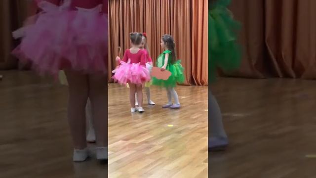Новогодний утренник. Цирк смотреть онлайн