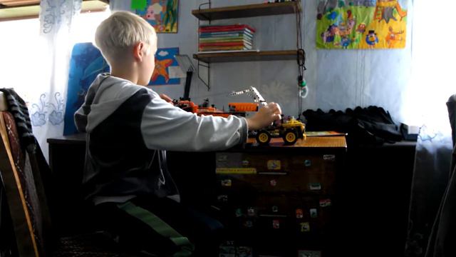 Переделка из лего Техник, получился кран. смотреть онлайн