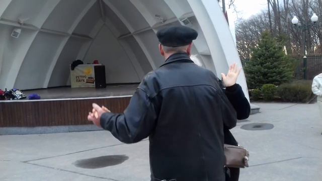 Но не верю я тому что говорят!!! Весёлые танцы в парке Горького!!! Харьков Апрель 2021 смотреть онлайн