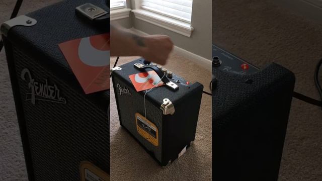 Fender Rumble 15 unboxing смотреть онлайн