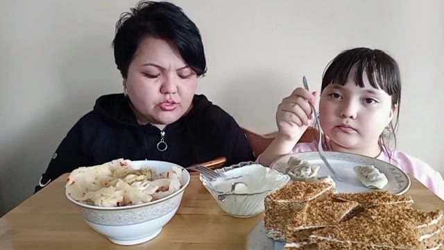 Мукбанг Пельмени ?/Хинкали смотреть онлайн