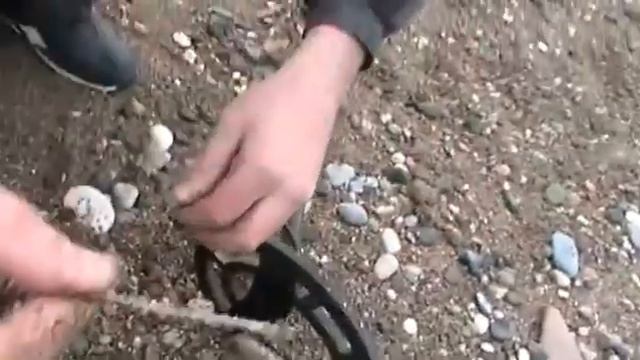 Коп на галечном пляже на Черном море смотреть онлайн