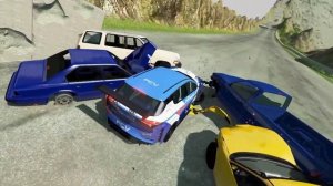 Машины без тормозов сносят всё на своём пути. Крушение машин. Гоша и Чич.