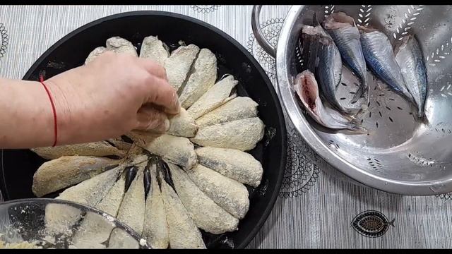 ?Жареная ставрида по-Турецки ?✨ Turkish fried horse mackerel ✨✨✨İstavrit tavası✨✨✨ смотреть онлайн