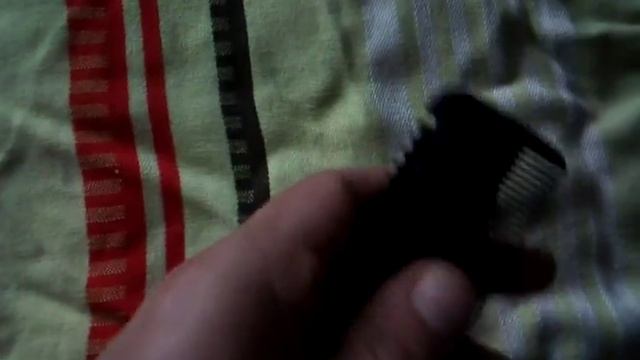 расческа, гребень, с лезвием для бритья. смотреть онлайн