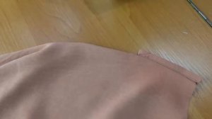 Технология обработки рукава с манжетой на женской блузке. Пошаговый мастер класс.mp4